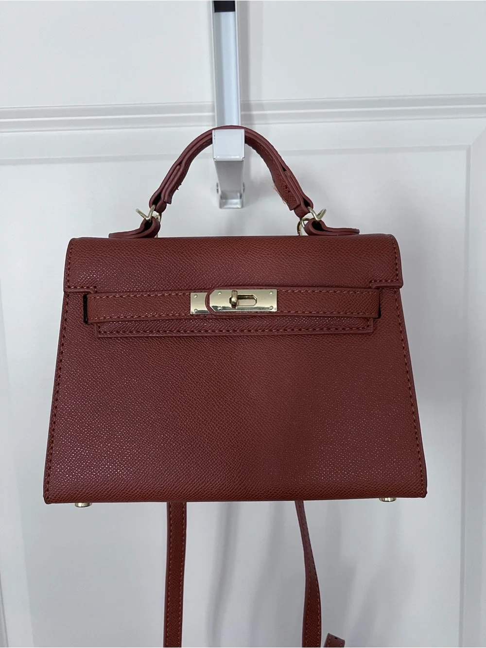 Unbranded cognac tan